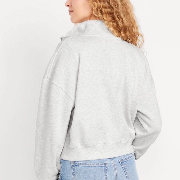 NWT OLD NAVY Fleece 1/2-Zip Cropped Pullover Color: Light Gray Heather half-zip - Picture 3 of 6